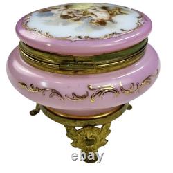 19th C. FRENCH OPALINE ART GLASS FOOTED POWDER BOX, CHERUBS EXCELLENT