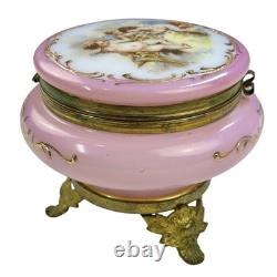 19th C. FRENCH OPALINE ART GLASS FOOTED POWDER BOX, CHERUBS EXCELLENT