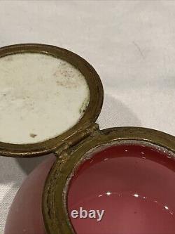 19th C. FRENCH PINK OPALINE ART GLASS TRINKET BOX ST. PAULS CATHEDRAL