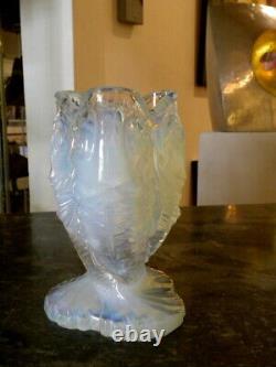 ART DECO OPALESCENT GLASS VASE by Géza Hiecz ETLING France. CIRCA 1925