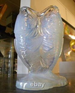 ART DECO OPALESCENT GLASS VASE by Géza Hiecz ETLING France. CIRCA 1925