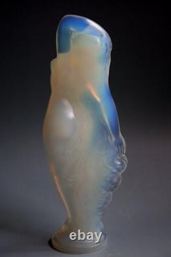 An Art Deco Sabino Opalescent Glass Silhouette Figure