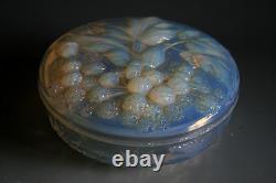 Antique Art Deco Etling Opalescent Glass Box Circa 1930