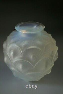 Antique Art Deco Sabino Opalescent Glass Vase Peacock Pattern