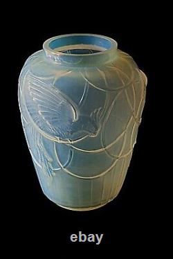 Antique Art Deco Sabino Perruche Opalescent Glass Vase Circa 1930