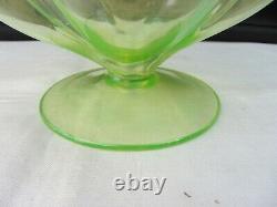 Antique Victorian/Edwardian Uranium Opalescent Green Art Glass Vase 8.4 Y664