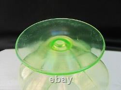 Antique Victorian/Edwardian Uranium Opalescent Green Art Glass Vase 8.4 Y664