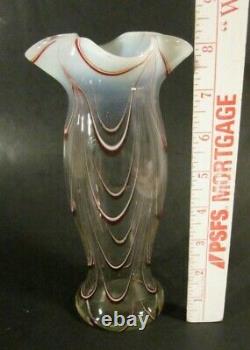 Antique WEBB English Art Glass FILAMENTOSA Uranium Opalescent Red LOOP 8 Vase