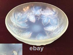 Art Deco Etling Opalescent Glass Grapevine Bowl