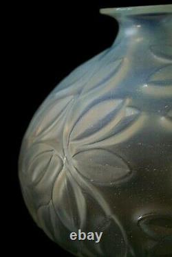 Art Deco Sabino Les Feuilles Opalescent Glass Vase