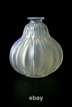 Art Deco Sabino Opalescent Glass Vase