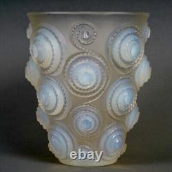 Art Deco Spirals Opalescent Glass Vase René Lalique R. Lalique Glass Spirals