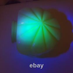 Art Deco pink opalescent glass lamp light shade shell 15cm VTG England 1920s