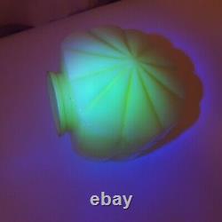 Art Deco pink opalescent glass lamp light shade shell 15cm VTG England 1920s