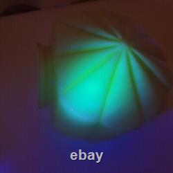 Art Deco pink opalescent glass lamp light shade shell 15cm VTG England 1920s