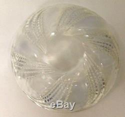 Beautiful opalescent R. LALIQUE bowl Fleurons NR 2 1935 coupe