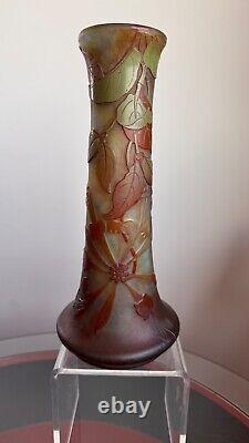 Emile Galle. Rare Chèvrefeuilles opalescent vase
