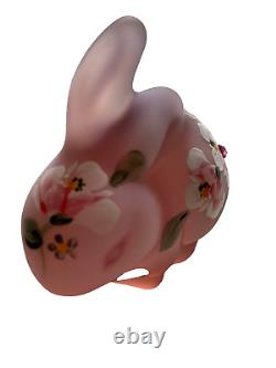 FENTON 3 1/4 SATIN PINK OPALESCENT BUNNY RABBIT Floral A Russel USA, See Pics