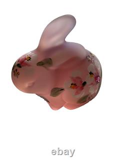 FENTON 3 1/4 SATIN PINK OPALESCENT BUNNY RABBIT Floral A Russel USA, See Pics