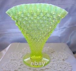 FENTON GLASS40sTOPAZVASELINE OPALESCENT6HOBNAILSCARCEFANVASEMNTVINTAGE