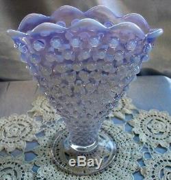 FENTON GLASSMINT&PRFc1944VINTAGEXSRCWISTERIAOPALESCENTHOBNAIL6.5FAN VASE