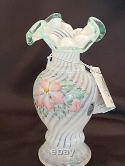 Fenton Art GlassMEADOW BEAUTY OPALESCENT SWIRL WithGREEN RUFFLED RIM VASE