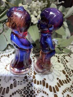 Fenton plum opalescent kissing boy and girl htf