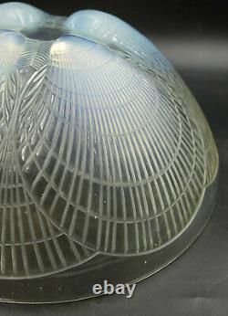 French ART DECO Large Opalescent Coquille Glass Bowl by Rene Lalique, ca 1924