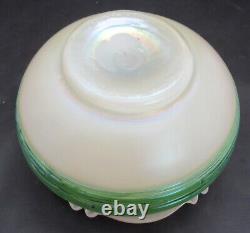 Kralik Art Nouveau opalescent glass bowl with green trails, c1910