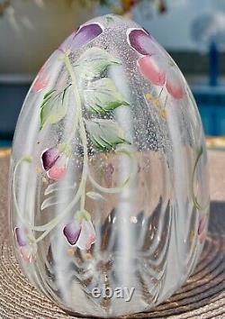 LG FentonFRENCH OPALESCENT RIB OPTIC HAND PAINTED HAND BLOWN EGG1990