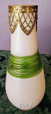 LOETZ 1898 Diana Cisele Opaline Iridescent Hand Blown w-Spiral Schnuerl Decor +
