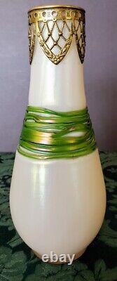LOETZ 1898 Diana Cisele Opaline Iridescent Hand Blown w-Spiral Schnuerl Decor +