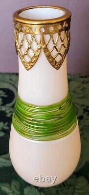 LOETZ 1898 Diana Cisele Opaline Iridescent Hand Blown w-Spiral Schnuerl Decor +