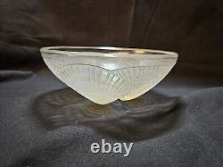 Lalique glass Coquilles Bowl opalescent