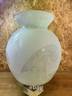 Large Ball Vase, Opalescent Glass Art Deco, Fish, Sabino Era, Lalique
