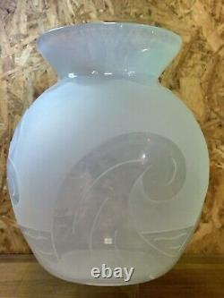 Large Ball Vase, Opalescent Glass Art Deco, Fish, Sabino Era, Lalique