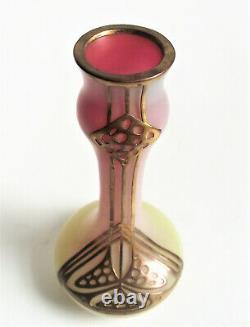 Loetz Kralik Austria Overlay Pink Opalescent Uranium Art Nouveau Glass Vase 1900