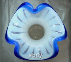 MINTVINTAGE30'sFENTON GLASSBLUE RIDGEOPALESCENTSPIRALV SRC10BOTTLE/VASE