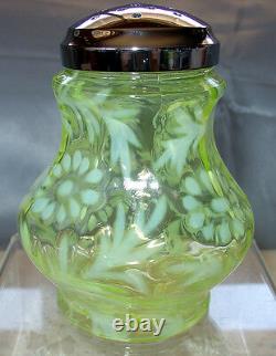 MINTVINTAGE60sFENTON GLASSSCARCEVASELINE OPALESCENTDAISY&FERNSUGAR SHAKER