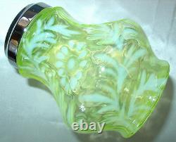 MINTVINTAGE60sFENTON GLASSSCARCEVASELINE OPALESCENTDAISY&FERNSUGAR SHAKER