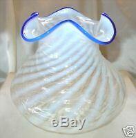 MNT+PERFVINTAGE30'sFENTON GLASSBLUE RIDGESPIRAL OPALESCENTXSRC8187VASE