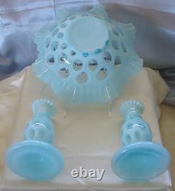 MNT+PRFVINTAGE40sSRCFENTON GLASSBLUE OPALESCENTCOIN DOTLG3pcCONSOLE SET