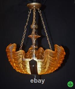 Original 1940s art deco 3 -moulded slip clamshell opalescent glass Odeon light