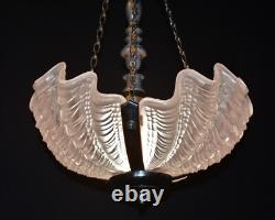 Original 1940s art deco 3 -moulded slip clamshell opalescent glass Odeon light