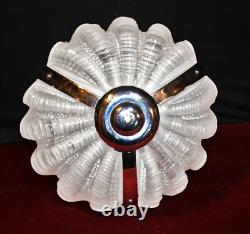 Original 1940s art deco 3 -moulded slip clamshell opalescent glass Odeon light