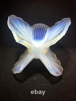 Pierre D'Avesn Rare French Art Deco Opalescent Glass Fan Vase c. 1930