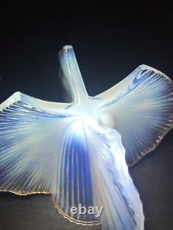 Pierre D'Avesn Rare French Art Deco Opalescent Glass Fan Vase c. 1930