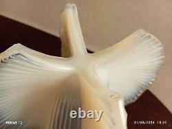 Pierre D'Avesn Rare French Art Deco Opalescent Glass Vase c1930