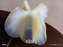 Pierre D'Avesn Rare French Art Deco Opalescent Glass Vase c1930