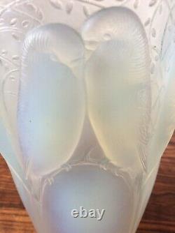 R. Lalique 1924 Ceylan Budgerigars In Foliage Blue Stained Opalescent Vase